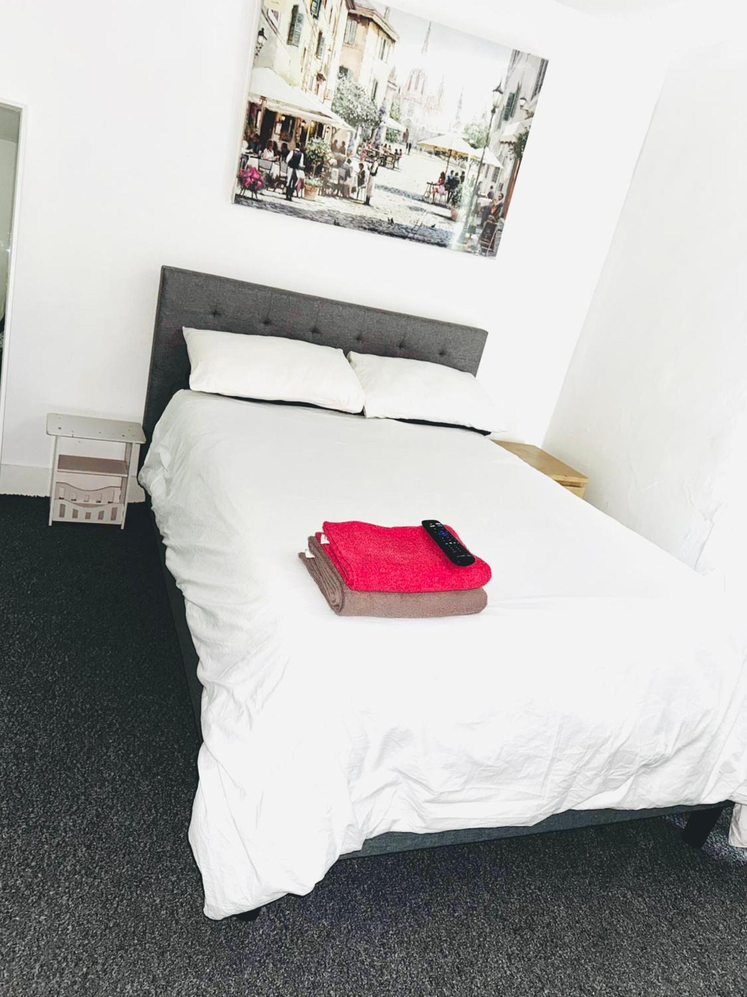 Guest house Wembley London